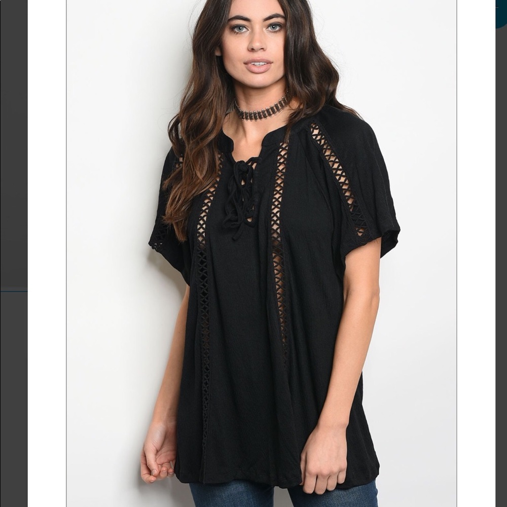 🌟Black lace detail top🌟 ((2 left)